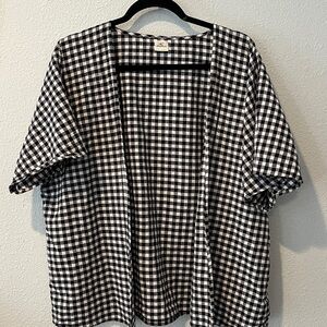 O'Neill Black and White Gingham Open-Front Top, Kimono type sleeves
Sz S XS